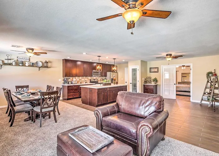Havasu W/ Pool, Near London Bridge! Lake Havasu City