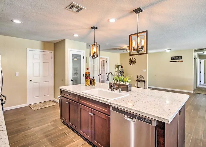 Havasu W/ Pool, Near London Bridge! Lake Havasu City