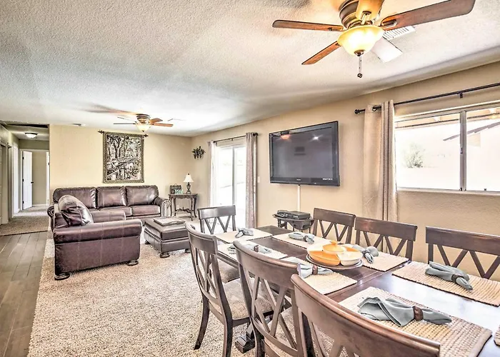 Havasu W/ Pool, Near London Bridge! Hébergement de vacances *