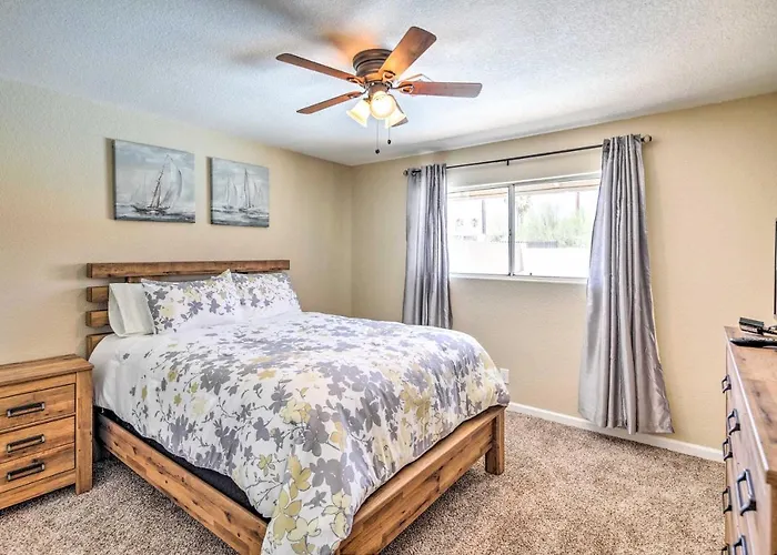 Havasu W/ Pool, Near London Bridge! Hébergement de vacances