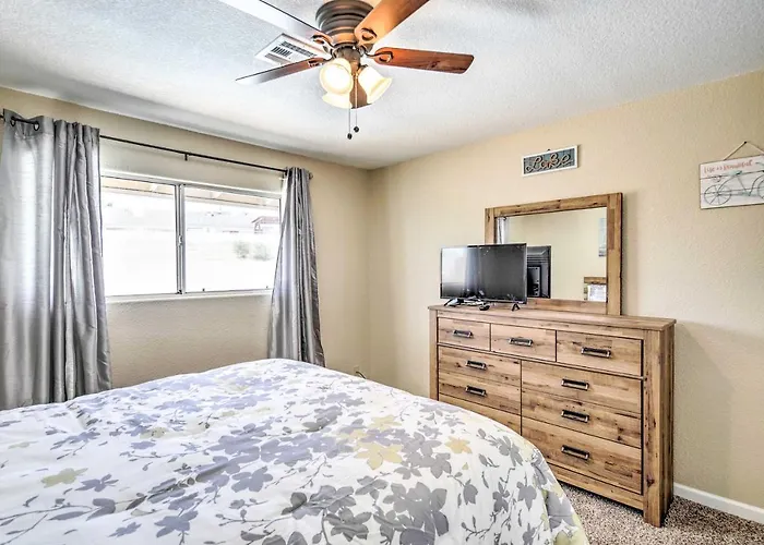 Hébergement de vacances Havasu W/ Pool, Near London Bridge!