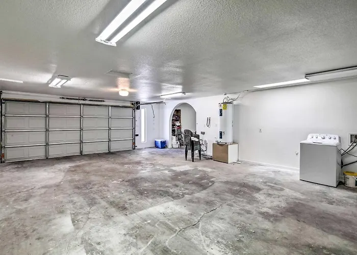 Havasu W/ Pool, Near London Bridge! *